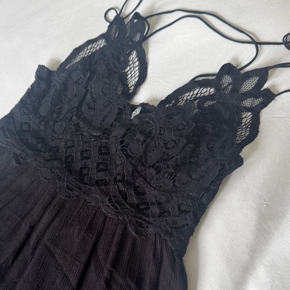 Free People Dresses & Skirts - FREE PEOPLE Black Maxi Lace Dress